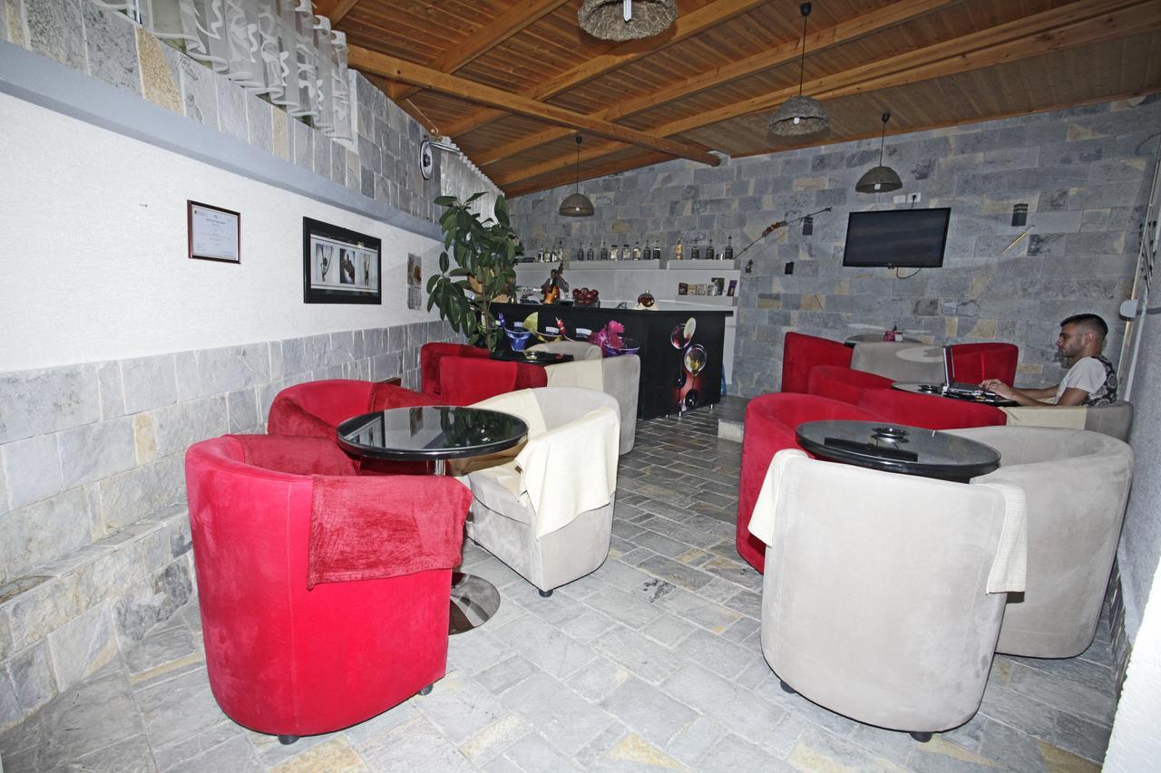 Alen Bar Hotel Τίρανα Εξωτερικό φωτογραφία